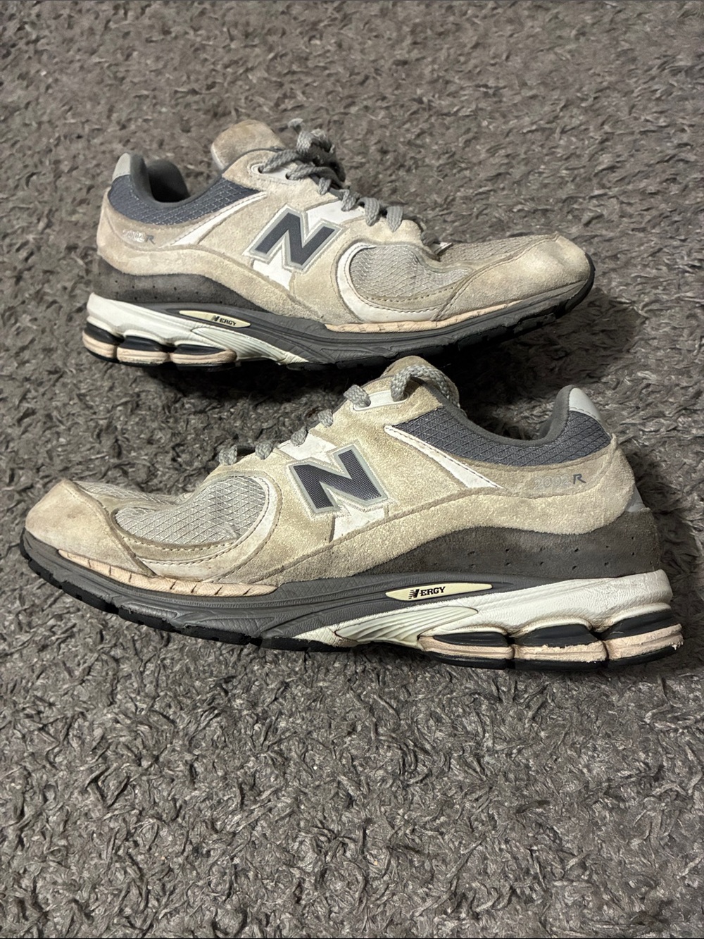 New balance 2002r